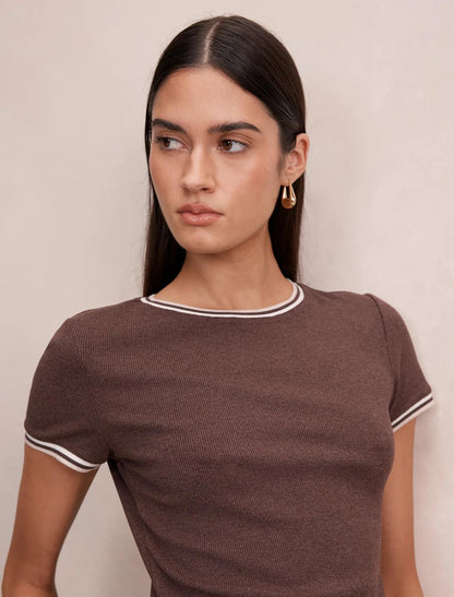 Rosie Kontrast Kenarlı Kenar Detaylı Kısa Kollu Tişört Cocoa Kırçıllı