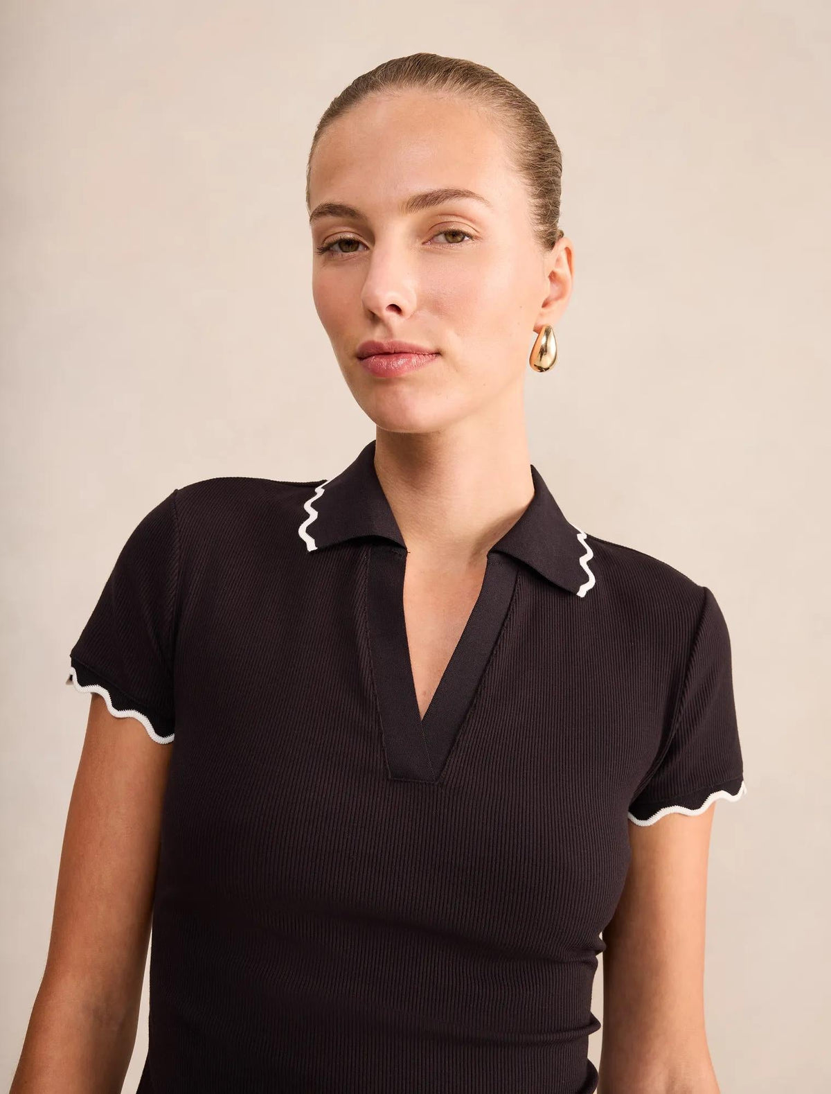 Sarah Taraklı Kenarlı Polo Bluz Siyah-Kırık Beyaz