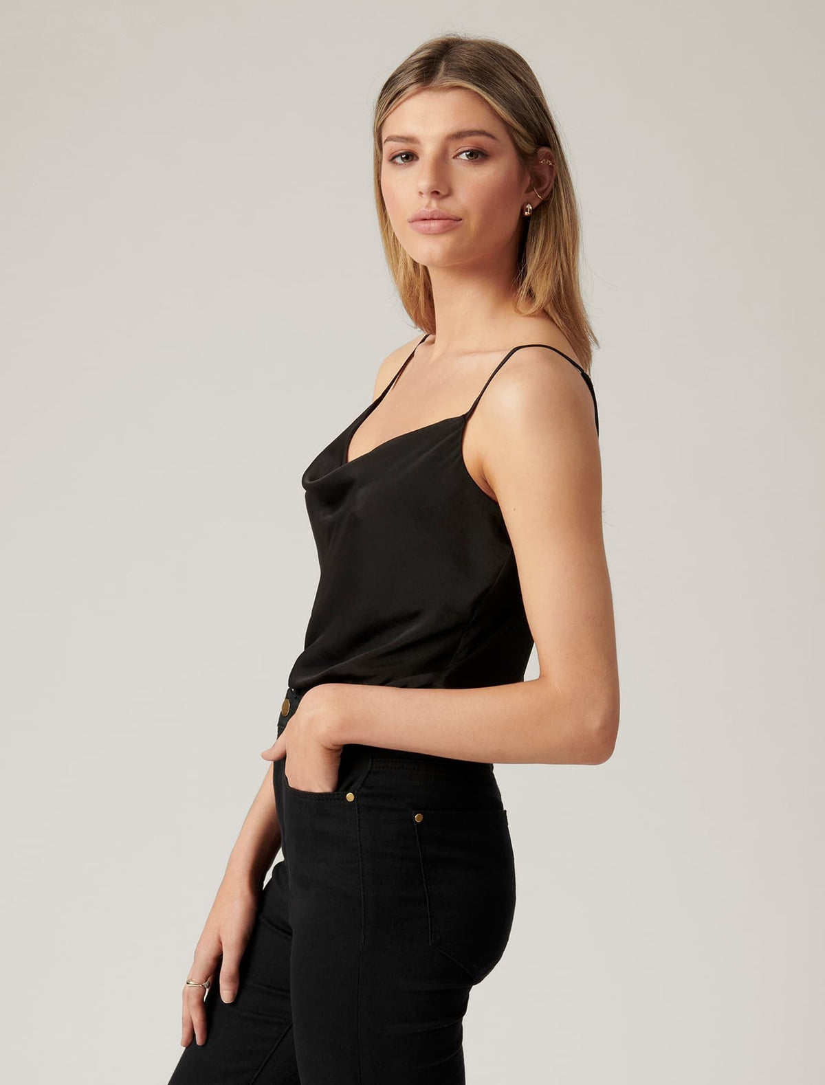Rosalie Cowl Cami Siyah
