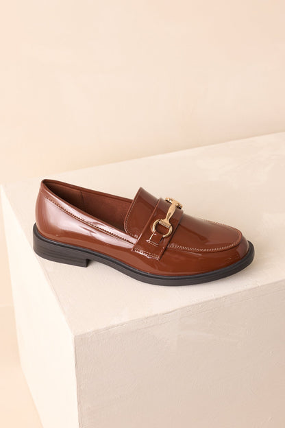 Kahverengi Rugan Altın Aksesuarlı Loafer