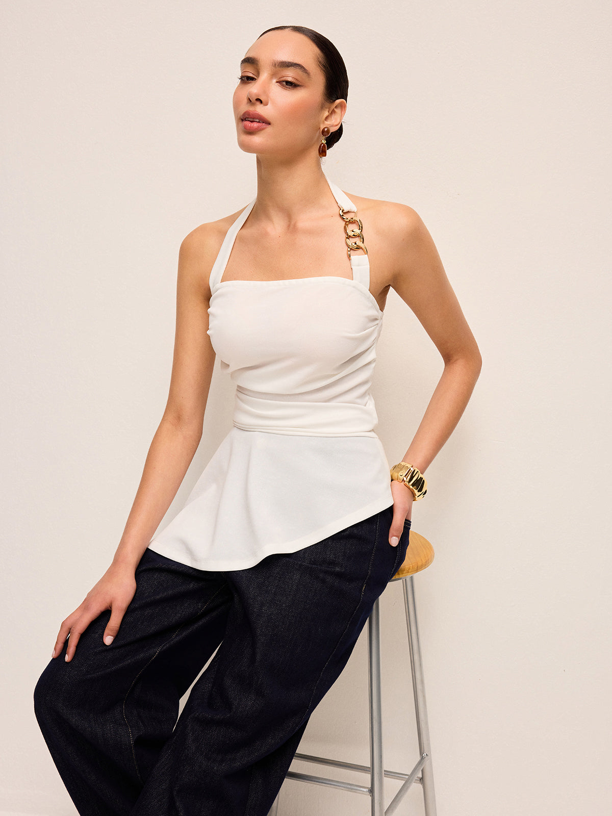 Zincir Detaylı Halter Yaka Peplum Üst