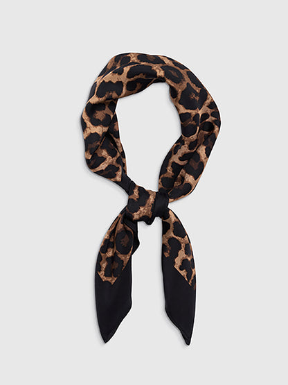 Leopar Desenli Kare Eşarp
