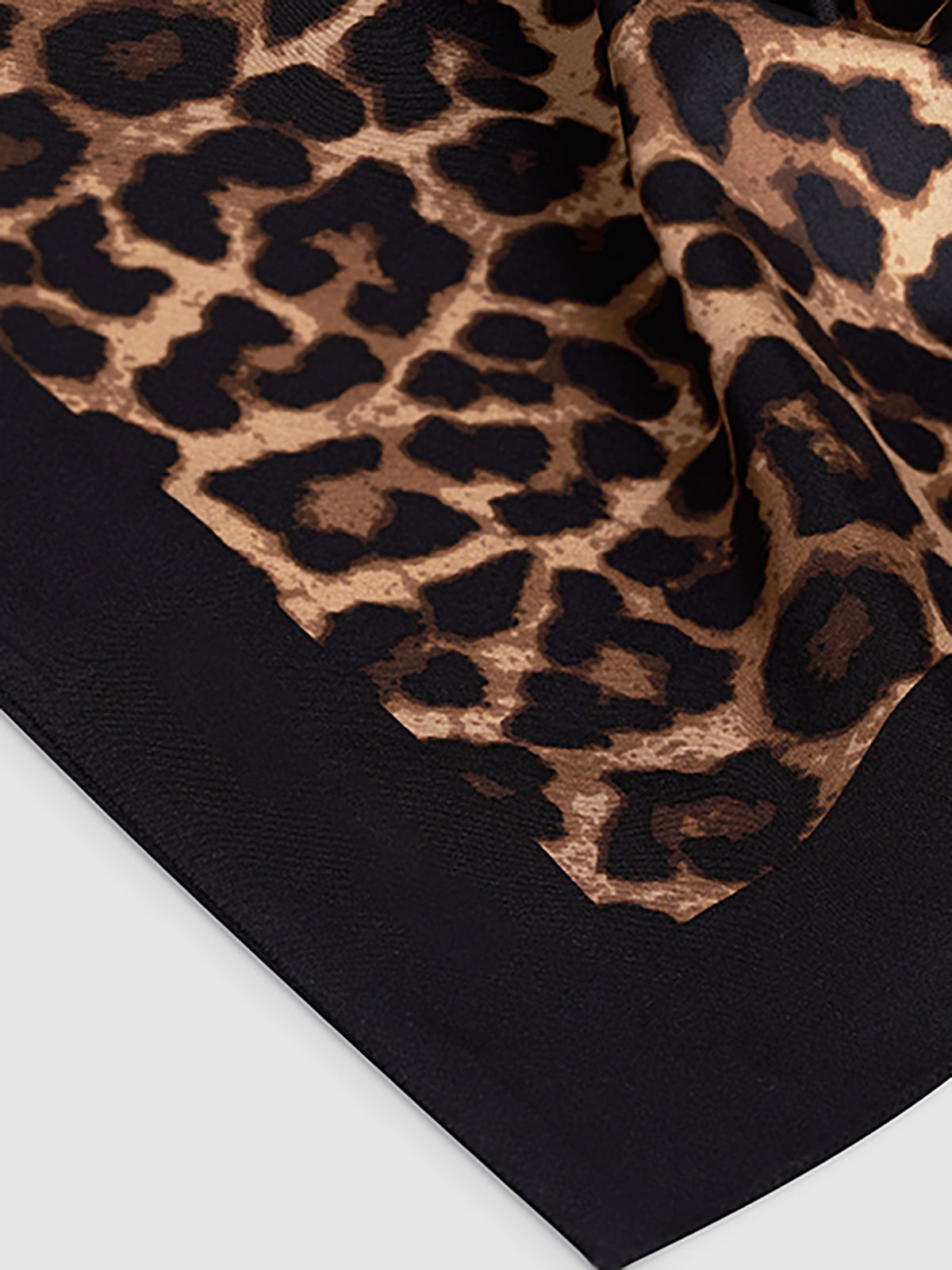 Leopar Desenli Kare Eşarp