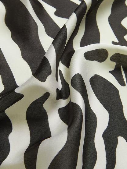 Zebra Desenli Kare Eşarp