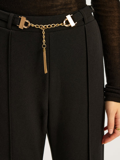 Metal Zincir Kemerli Düz Paça Pantolon