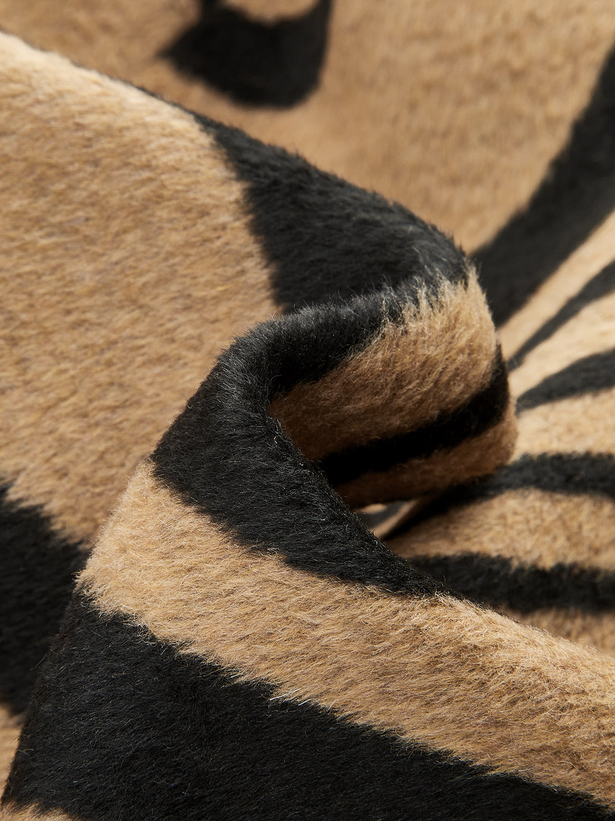 Zebra Desenli Kruvaze Uzun Kaban