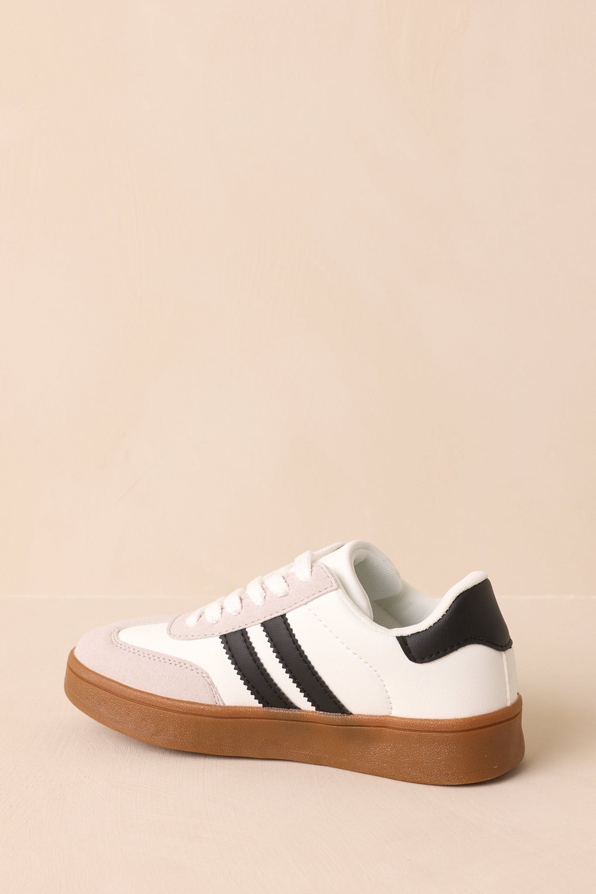 Beyaz Suni Deri ve Süet Bağcıklı Sneaker