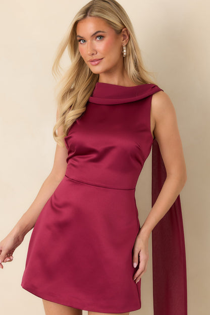 Bordo Saten Sırt Dekolteli Fularlı Mini Elbise