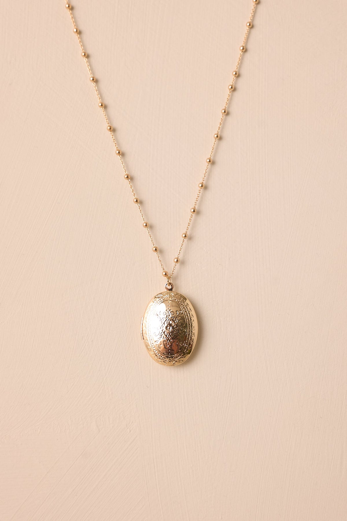 Gold Oval Kapaklı Madalyon Kolye