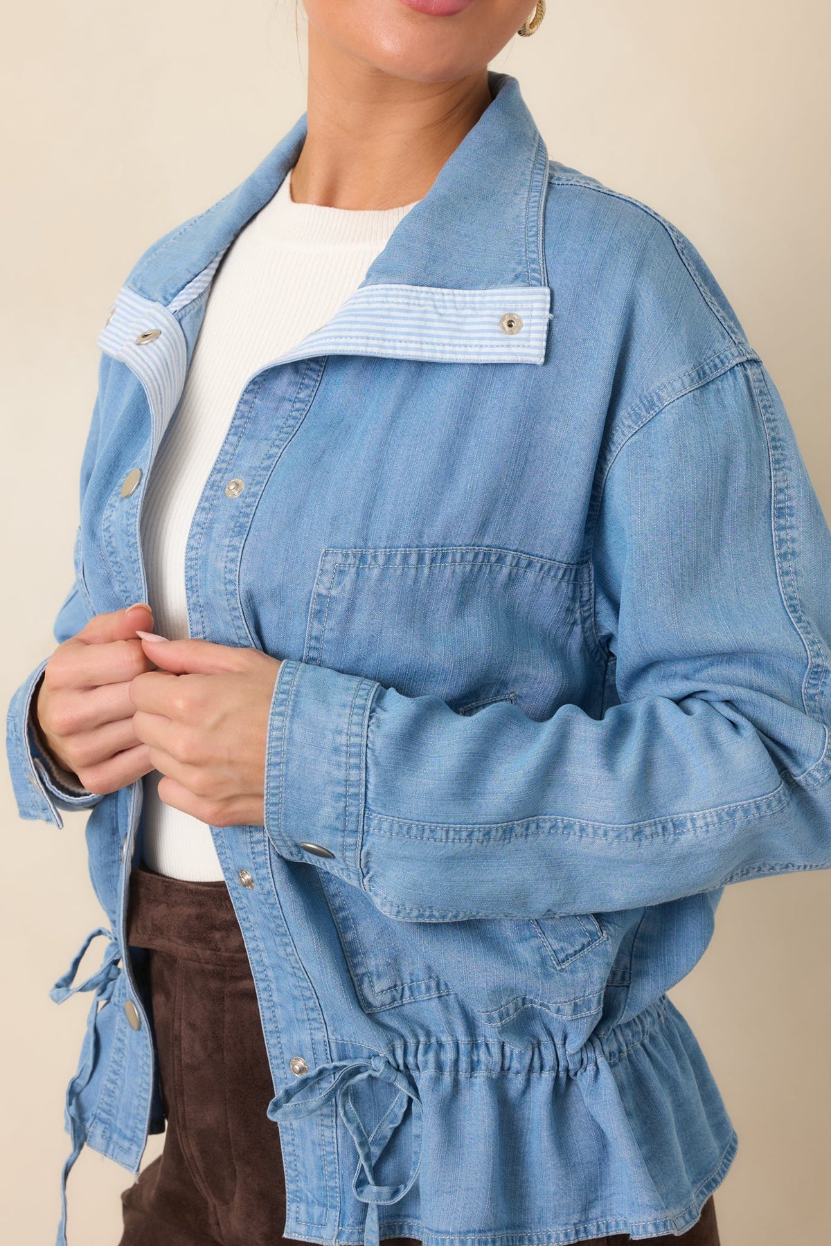 Orta Mavi Peplum Kesim İnce Denim Ceket
