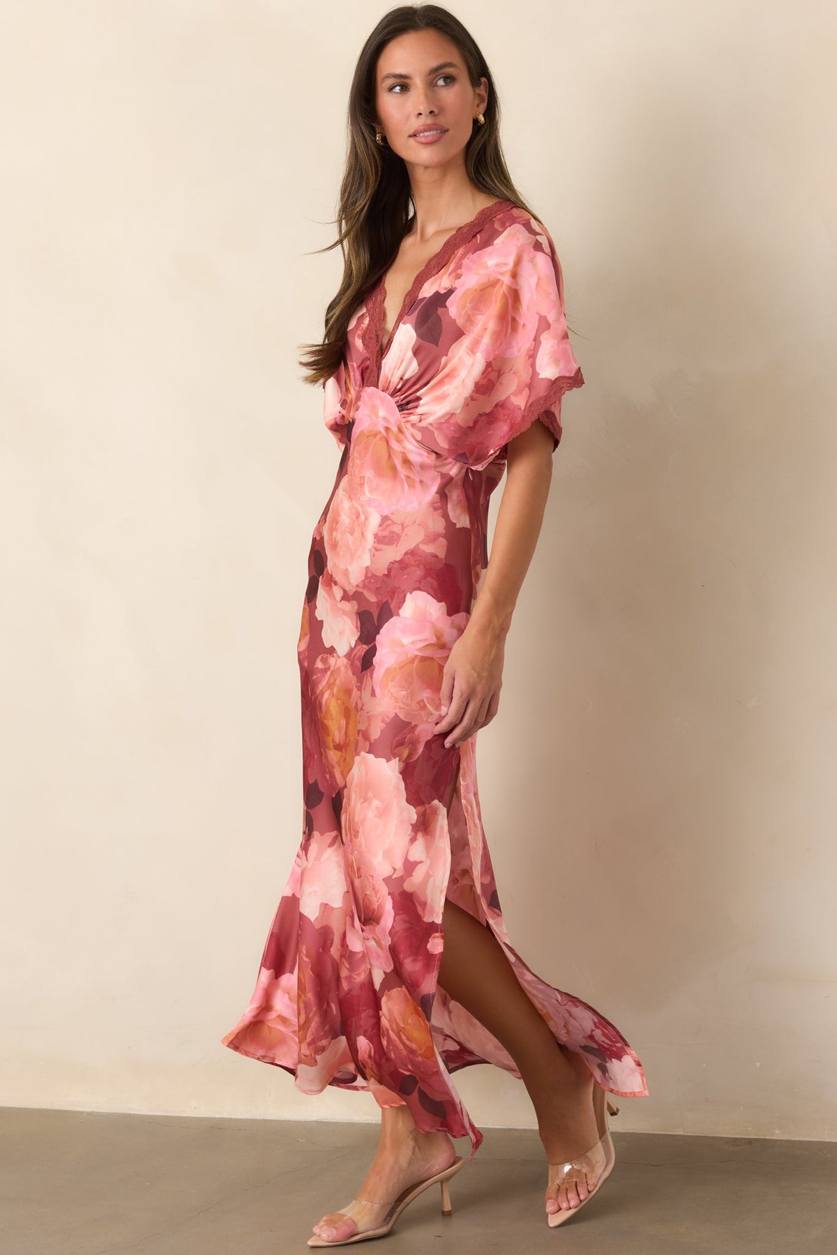 Pudra Çiçek Desenli Saten Dantel Detaylı Maksi Elbise