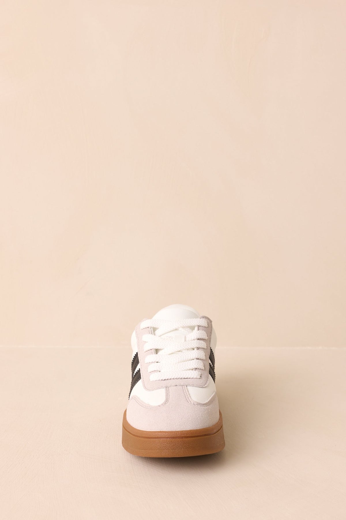 Beyaz Suni Deri ve Süet Bağcıklı Sneaker