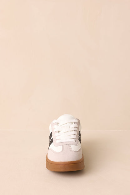 Beyaz Suni Deri ve Süet Bağcıklı Sneaker