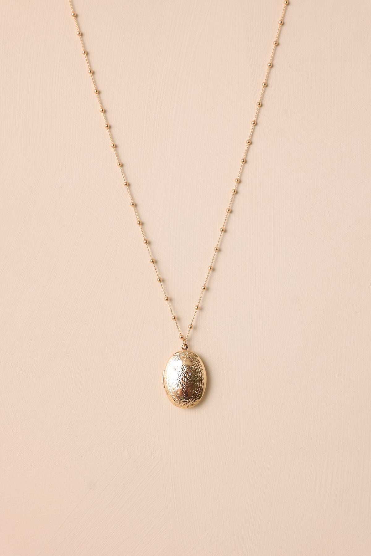 Gold Oval Kapaklı Madalyon Kolye
