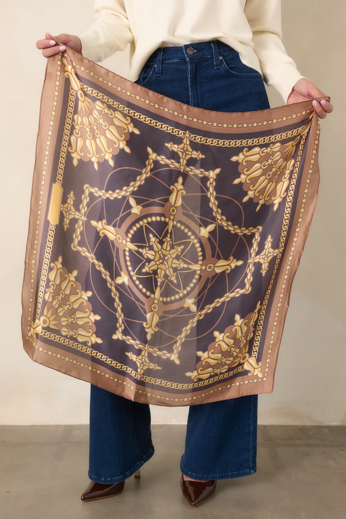 Camel Gold Zincir Desenli Kare Fular