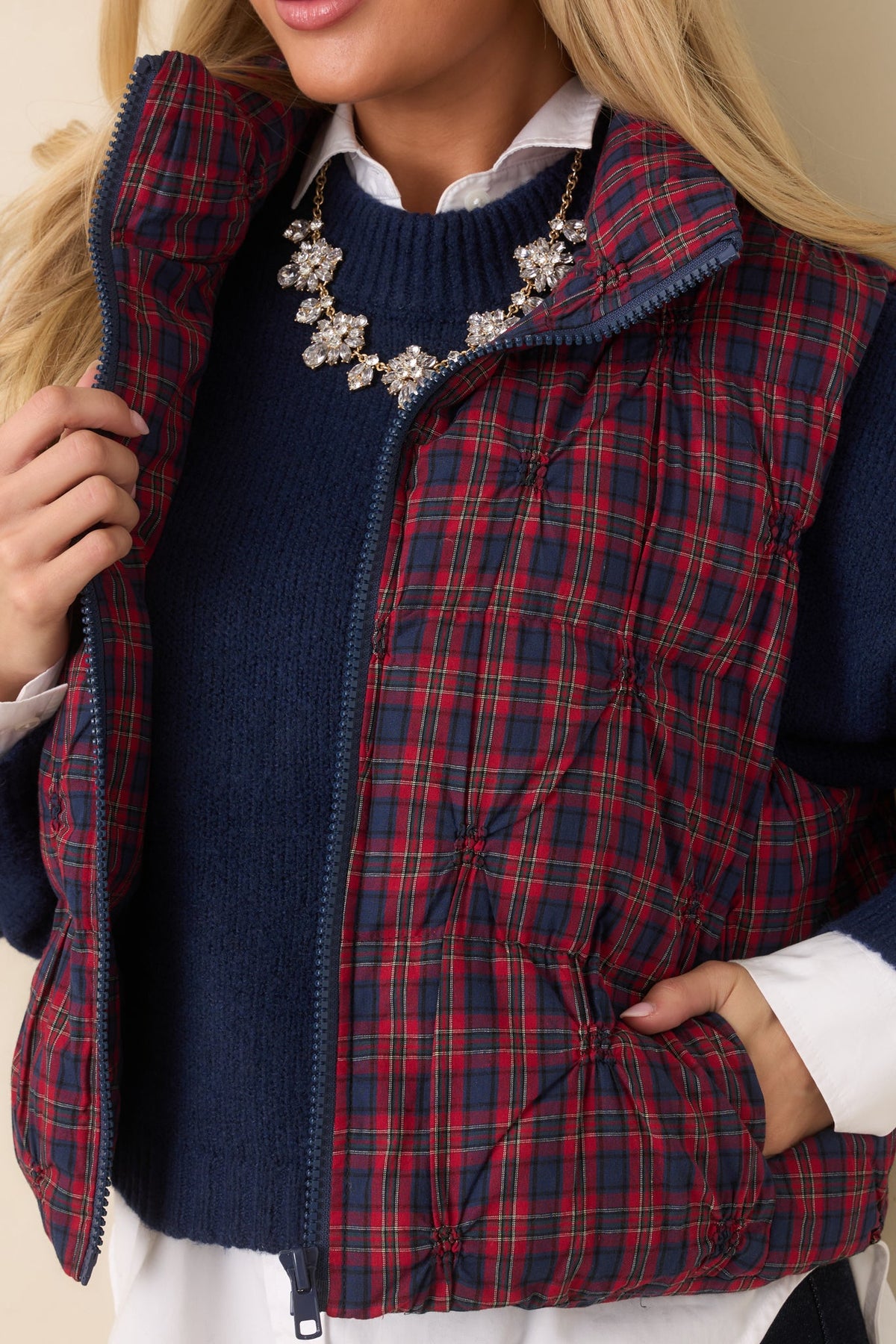 Kırmızı Lacivert Ekoseli Kapitone Pamuklu Yelek