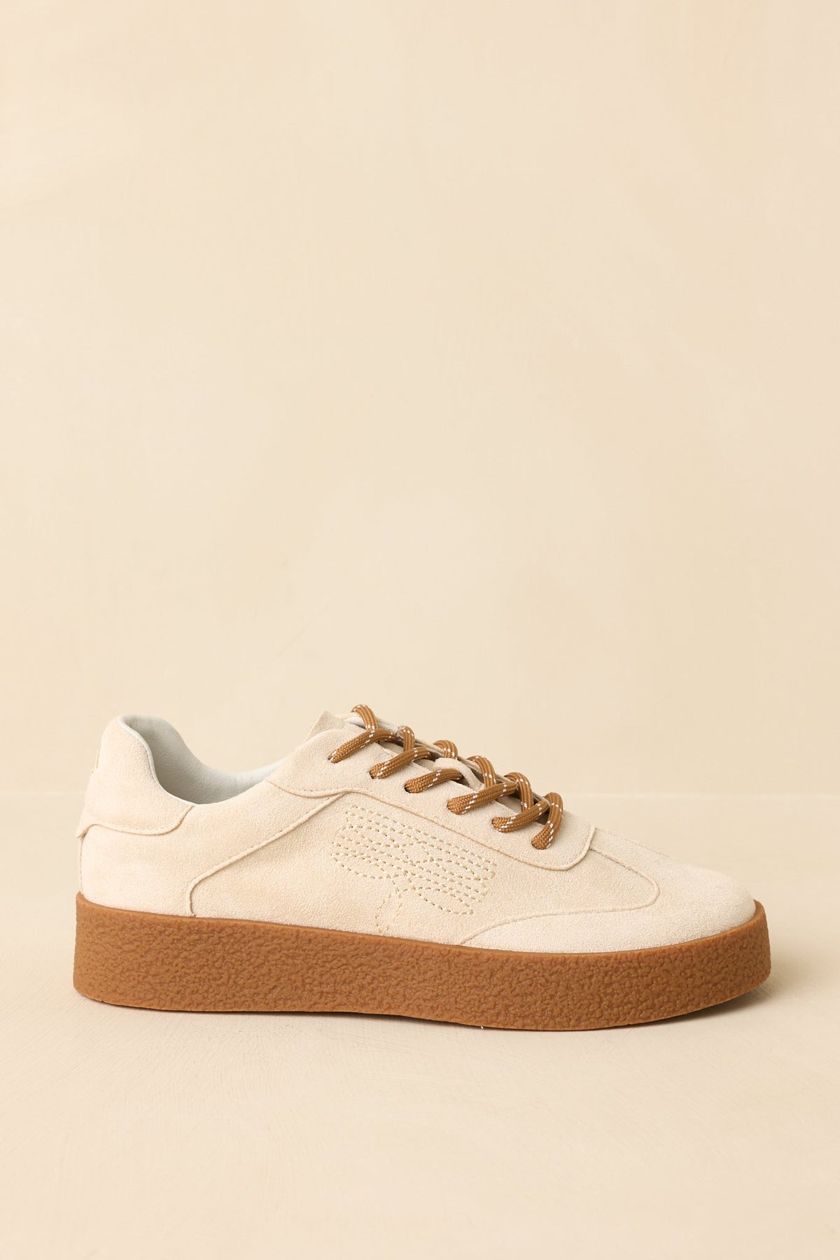 Bej Süet Görünümlü Nakışlı Bağcıklı Sneaker
