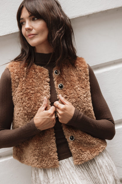 Beslie Camel Peluş Yelek