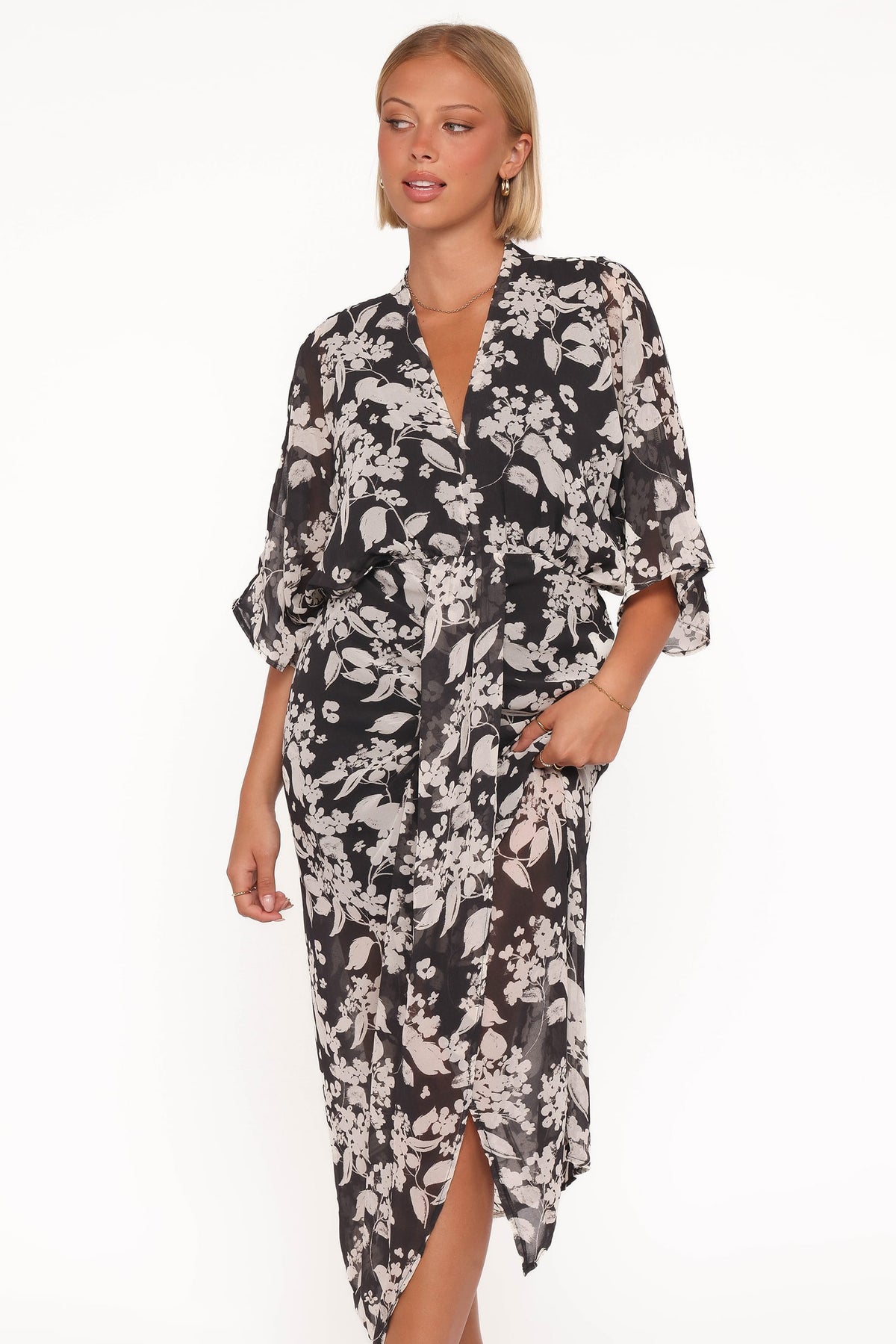 Audrina Siyah Çiçek Desenli Maxi Elbise